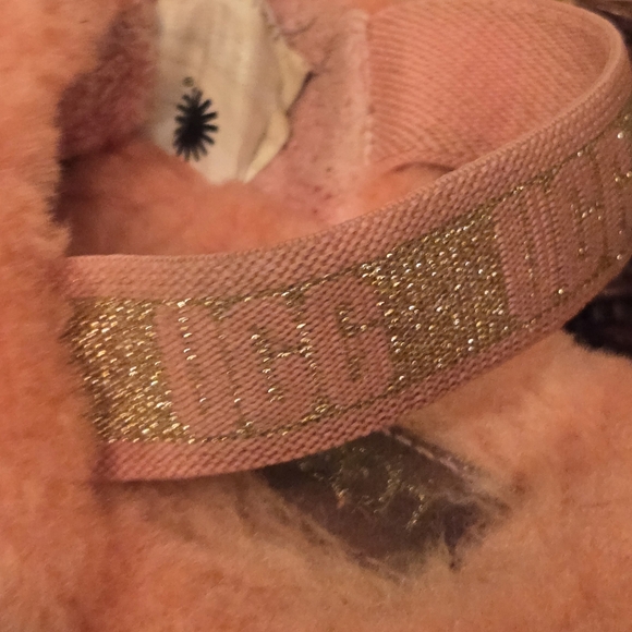 UGG Fluff Yeah Pink Furry Slingback Slipper Sandals  Euro 33.5 US Youth 3 - Picture 7 of 13